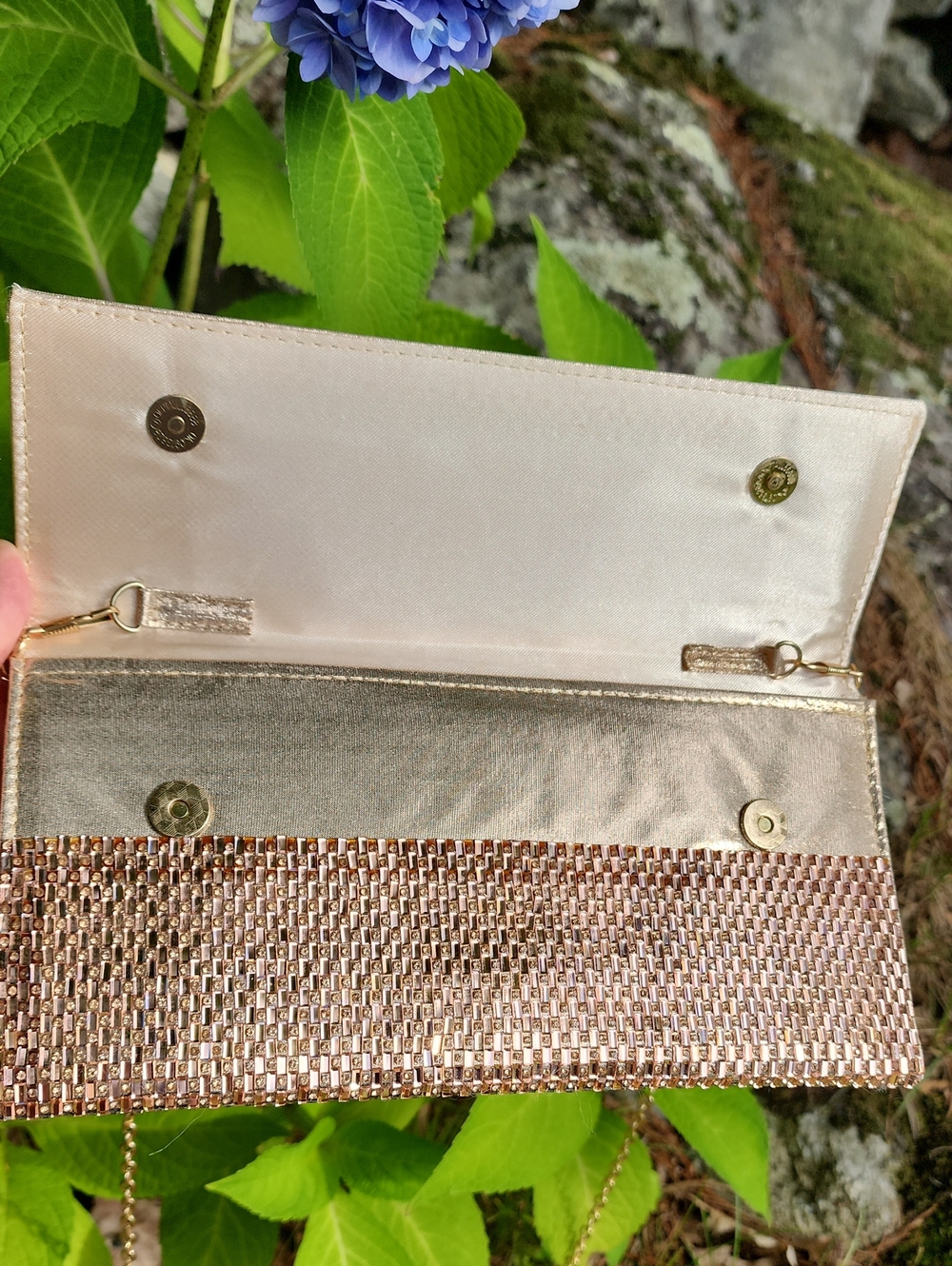 Elegant Gold Bag - Picture 2 of 4